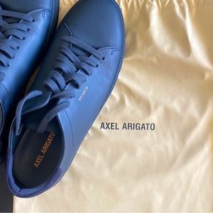 Axel Arigato - Clean 90 Sneakers in Dark Navy